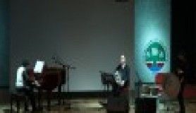 Piyanoyla fincanı taştan oyarlar