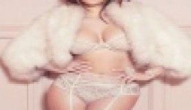 Kim Kardashian'dan özel pozlar