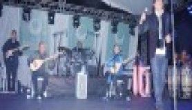 Kubat, türküleriyle çoşturdu