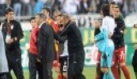 Kara kartal yuvasında kaybetti!