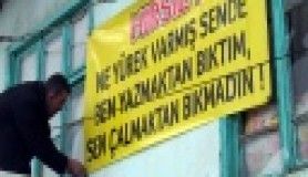 Evi 5'inci kez soyulunca, hırsızlar için pankart astı