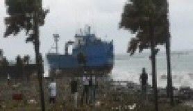 Kuvveli rüzgar gemileri vurdu