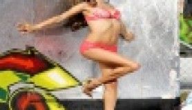 Ünlü modellerin sokaktaki seksi çekimi!