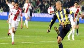 Van'da yardım deposunda yangın