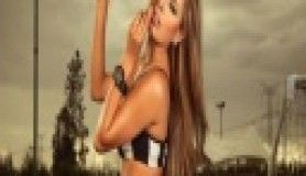 Ünlü model takımı için soyundu...