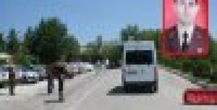 Yol kontrolü yapan astsubay şehit oldu