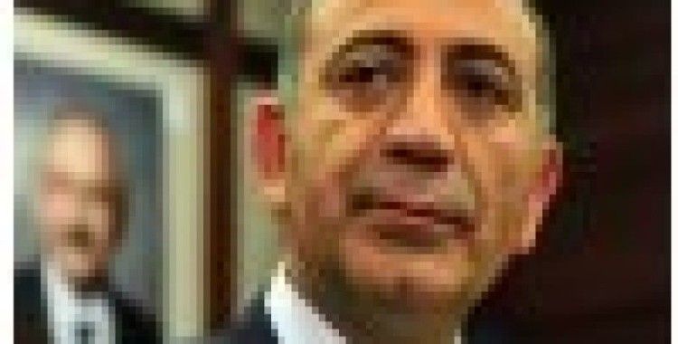 Gürsel Tekin, oyunu kullandı