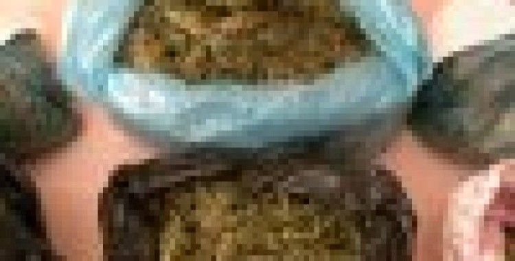 19 Yaşındaki genç 26 kilo esrarla yakalandı