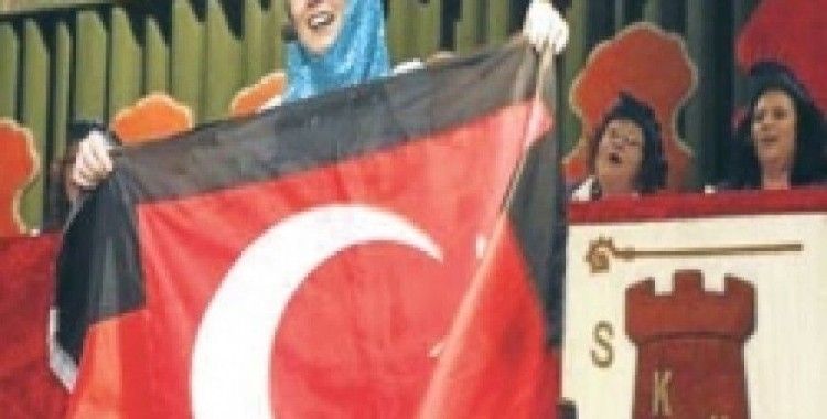 Almanya'da ırkçı diziye tepki