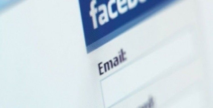Facebook uzantılı e-posta artık zorunlu!