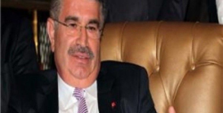 'İnternetin neden olduğu tehlikeleri bertaraf etmeliyiz'