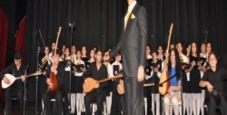 Ambarlı ilköğretim Okulu Türk Halk Müziği Korosundan muhteşem konser 