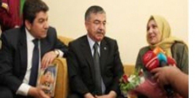 Milli Savunma Bakanı İsmet Yılmaz, 'Şehit yakınları Türk milletine emanettir'