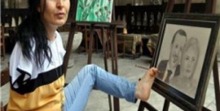 Ayağıyla Erdoğan'ın portresini yaptı