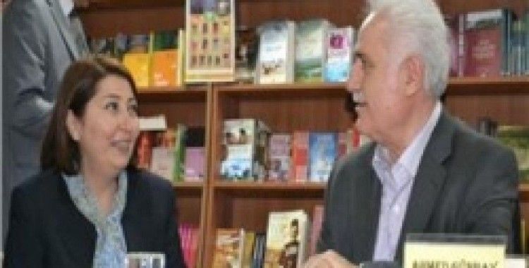Ahmet Günbay Yıldız okurlarla buluştu