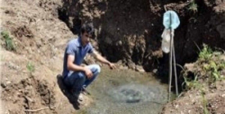  Petrol aramalarında bulunan sıcak su boşa akıyor