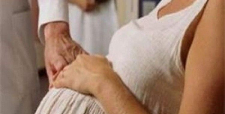 Kanseri yendi, ikiz bebek bekliyor