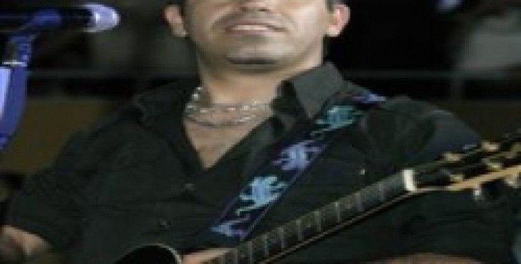 Haluk Levent beraatini hayranlarıyla kutlamış