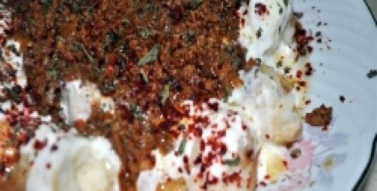 Minik Kuş, 'Simit Tiriti' ziyafeti yaptı
