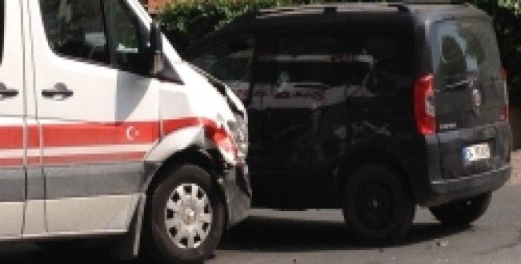 Ambulans şoförü Trafik canavarlarına özendi