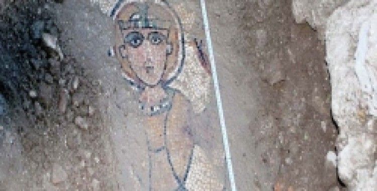 Yalvaç'ta Roma dönemine ait mozaikler ele geçirildi