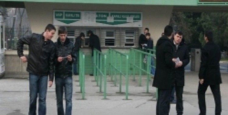 Bursaspor taraftarı galatasaray maçına ilgi göstermedi