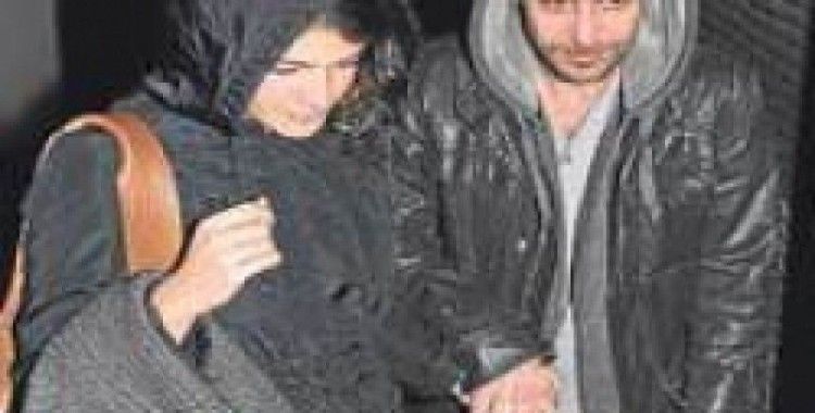  Berrak Tüzünataç ile Nejat İşler sarmaş dolaş eğlendi