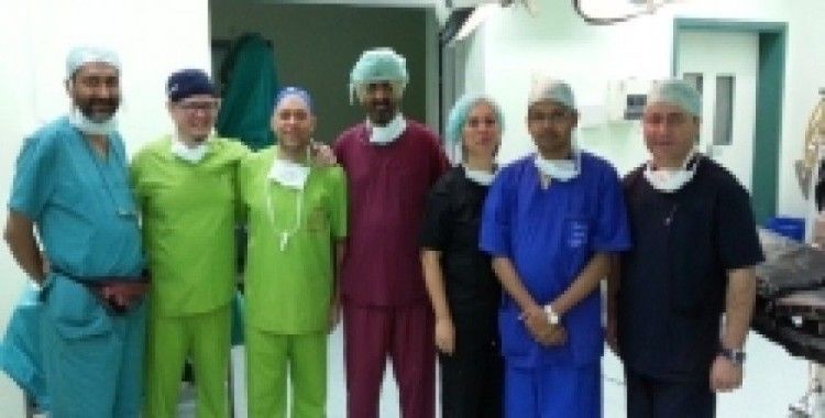 Hintli doktorlara Türkiye'de beyin pili ameliyatı eğitimi
