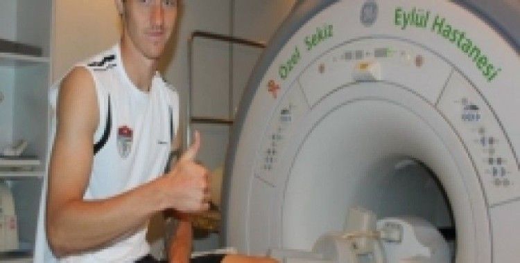 Manisaspor'un yeni transferi Simonek, sağlık kontrolünden geçti