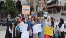 Rize'de ev kadınlarından Mısır’a destek, Esad'a tepki