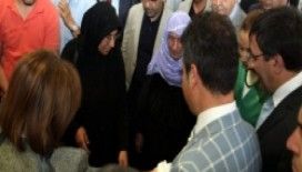 Ezo Gelin'in kızı bakanlar ile buluştu