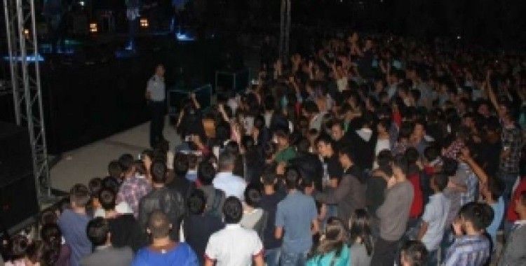 Mor ve Ötesi coşturdu