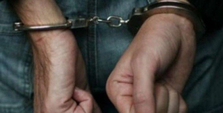 Çiller'in de evine giren hırsızı linç edilmekten polis kurtardı