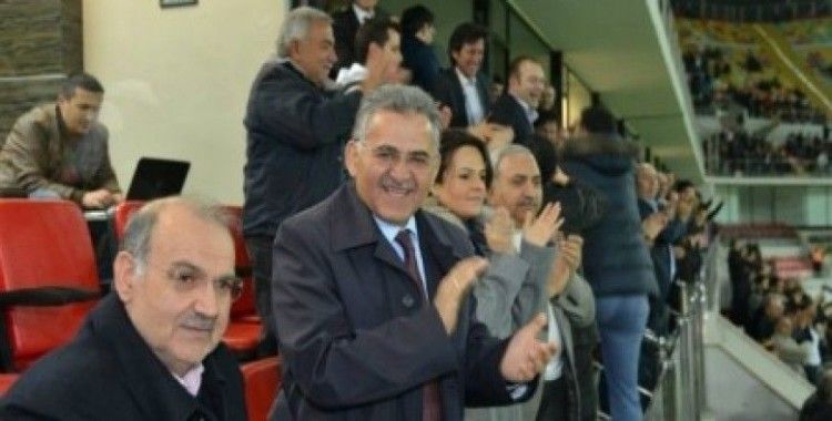 Melikgazi Belediyesi Daire Müdürleri Erciyesspor'u yalnız birakmadı
