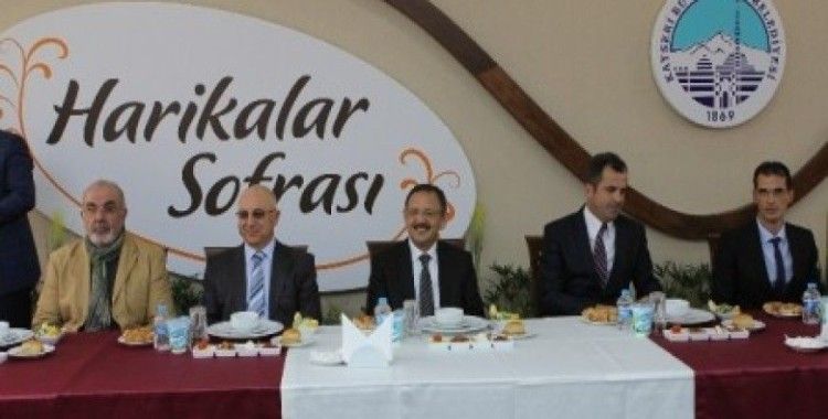 Kayseri büyükşehir belediye başkanı mehmet özhaseki: