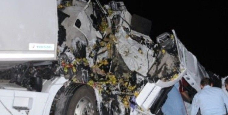 Cizre'de trafik kazası, 1 ölü, 2 yaralı