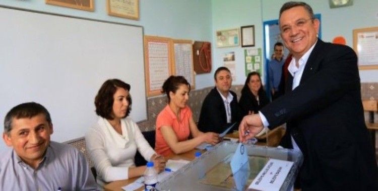 Kuşadası'nda belediye meclis üyeliği seçimi