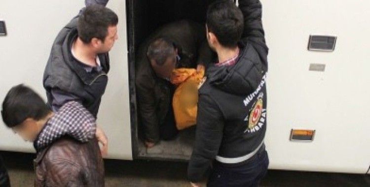 Kapıkule'de otobüsün bagajından 9 kaçak çıktı