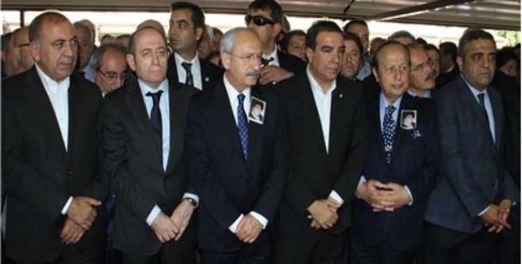 Kılıçdaroğlu, Erdoğan Toprak'ın annesinin cenaze törenine katıldı