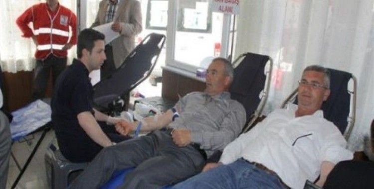 Din görevlileri kan bağışladı
