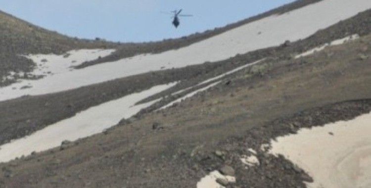 Dağcıyı askeri helikopter kurtardı