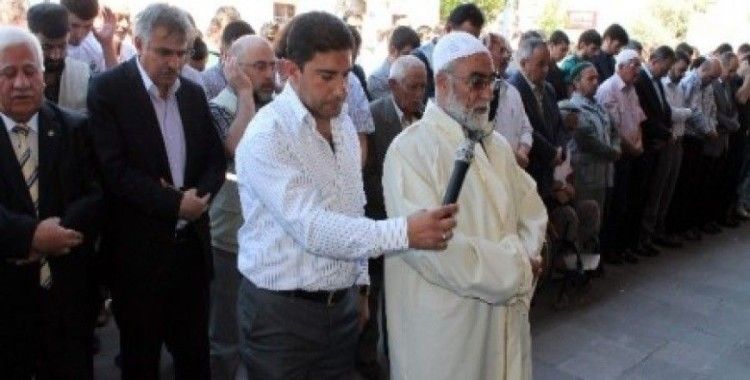 Soma şehitleri için gıyabi cenaze namazı