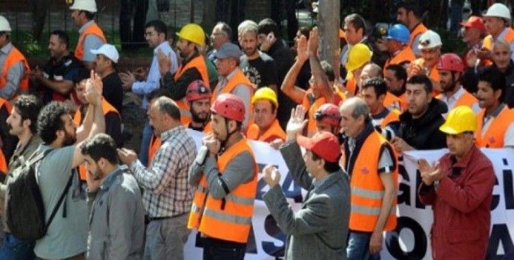Kadıköy'de Soma madencilerine saygı yürüyüşü