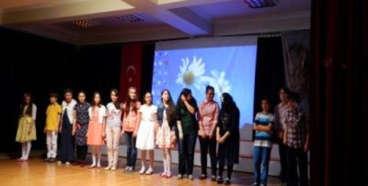 Yozgat Özel Ergin Koleji'nden şiir dinletisi