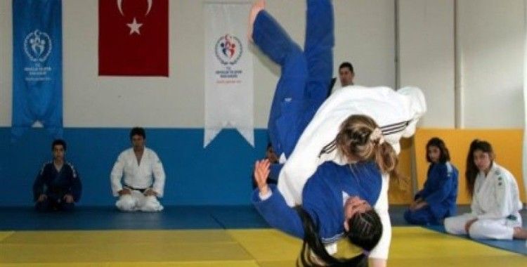 Karasu'da Uluslararası Judo Etkinliği