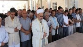 Gazze'de ölenler için Elazığ'da gıyabi cenaze namazı kılındı