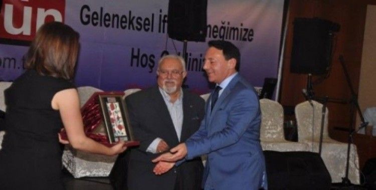 Gün Medya'nın, 'İftar yemeği ve Yılın Enleri Ödül Töreni' iş, sanat, siyaset ile medya dünyasını buluşturdu