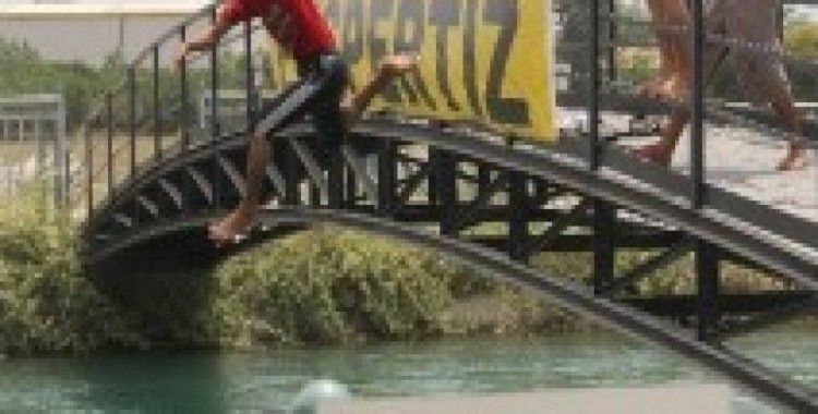Çocuk polisinden helikopterli 'kanalda boğulma' operasyonu
