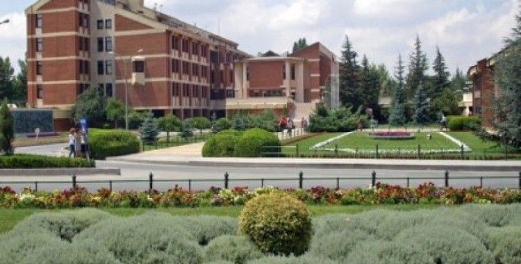 Kosova Piriştine Üniversitesi'nde Türk Dili ve Edebiyatı Bölümü'ne ekipman desteği