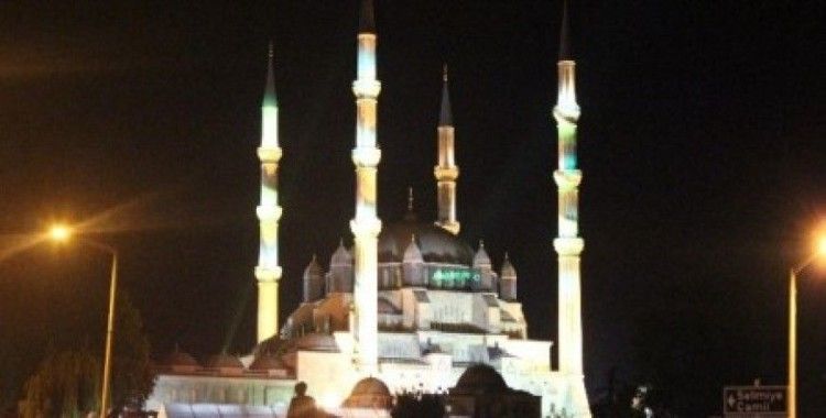 Kadir Gecesi'nde Selimiye Cami doldu taştı